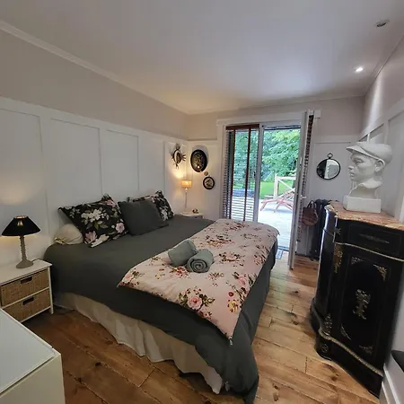 Du Bois Lilas Bed & Breakfast *